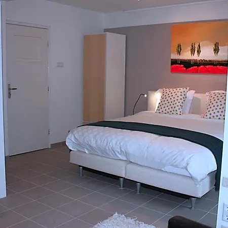 At Number 6, Bed Or Bed & Breakfast, 150 Mtr From Public Transport Stop To Centre 3* Amsterdam