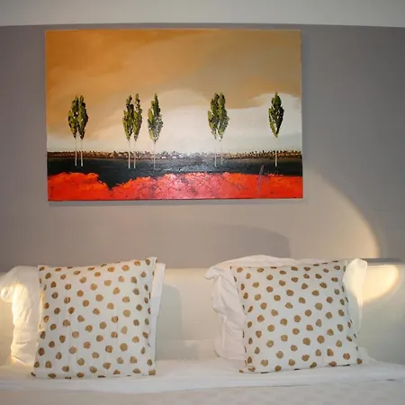 At Number 6 Bed & Breakfast 2*